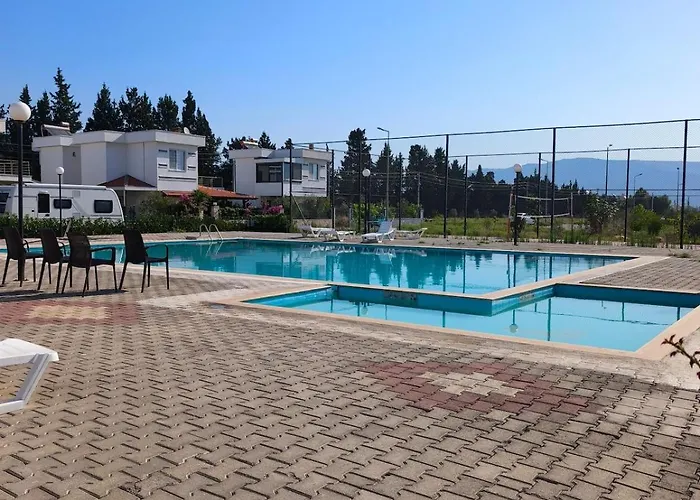 Prázdninový dům Ida Life Detached With Pool *