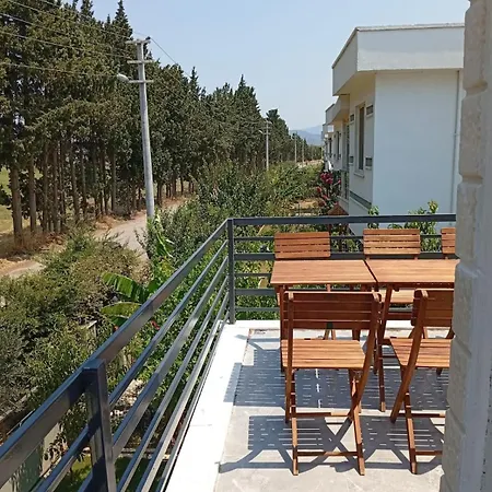 Ida Life Detached With Pool בית נופש *