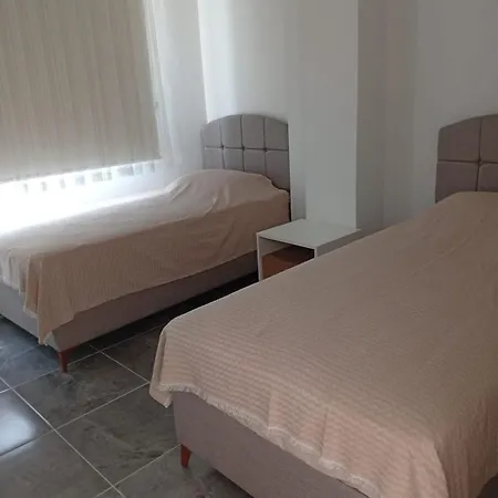 בית נופש Ida Life Detached With Pool ספריהיסאר